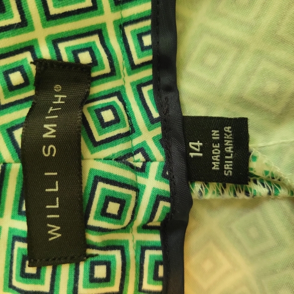 Willi Smith Green and White Bermuda Shorts with Geometric Pattern - Picture 2 of 5